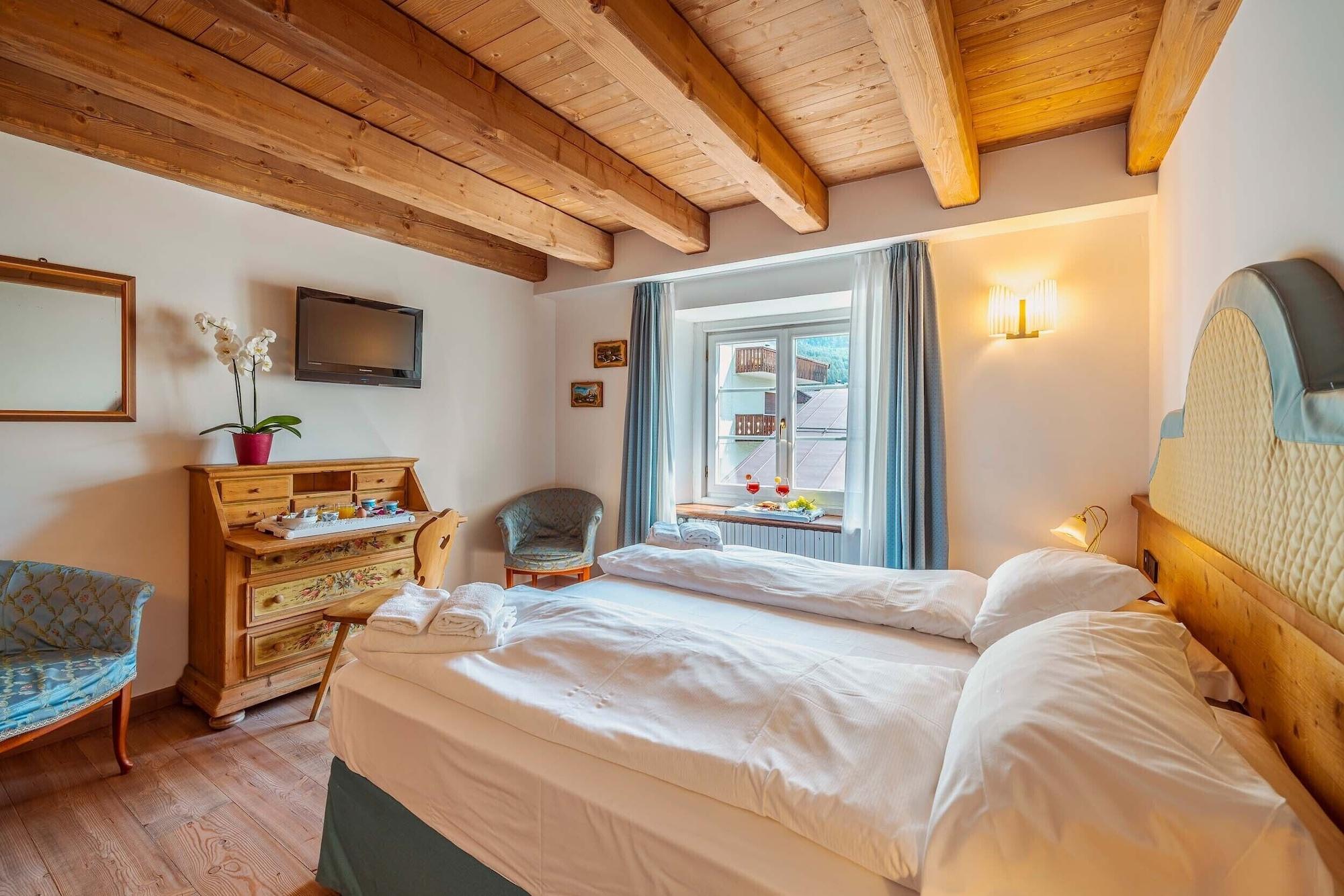 Royal Hotel Cortina Cortina dʼAmpezzo Zewnętrze zdjęcie