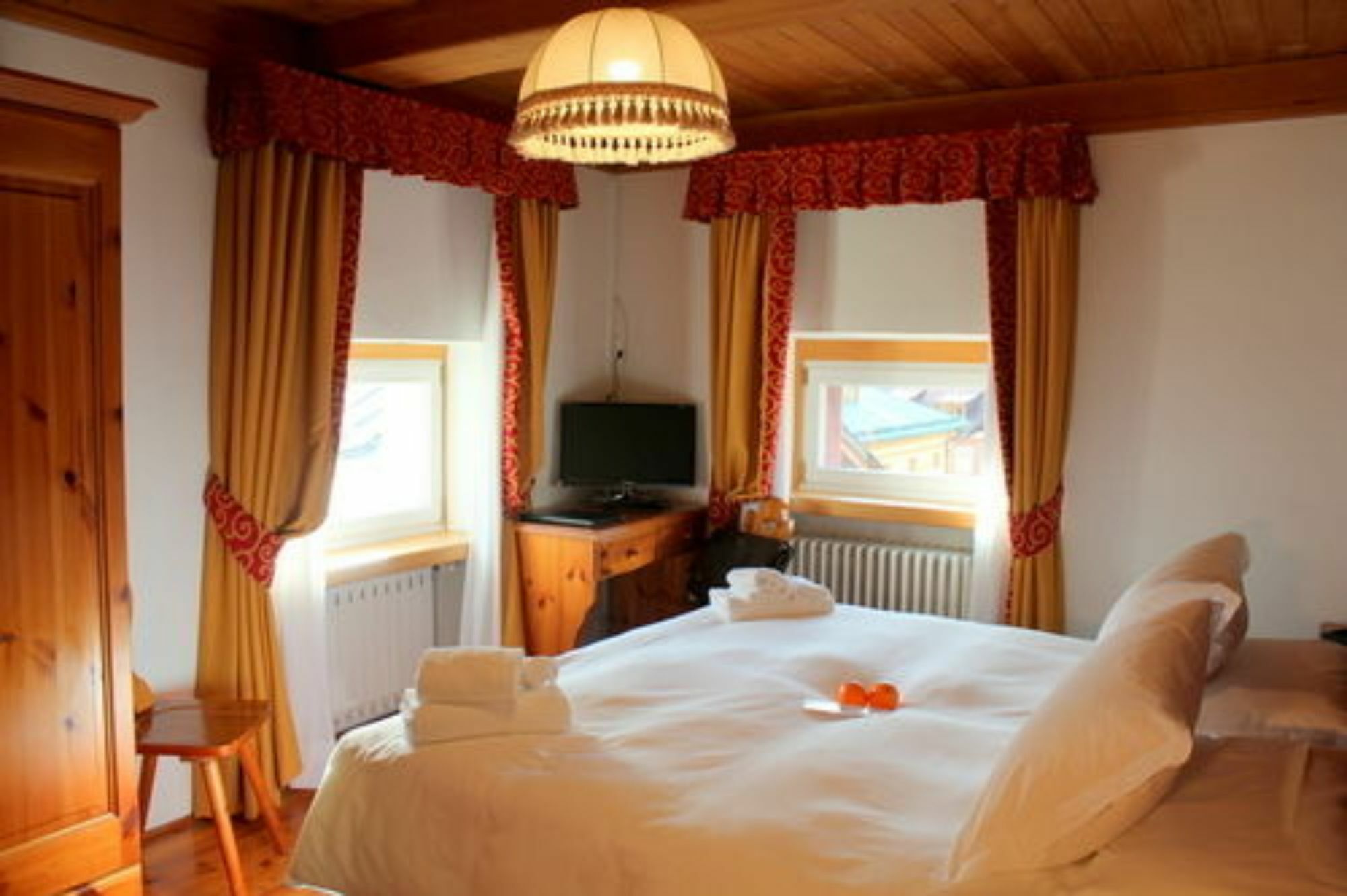 Royal Hotel Cortina Cortina dʼAmpezzo Zewnętrze zdjęcie